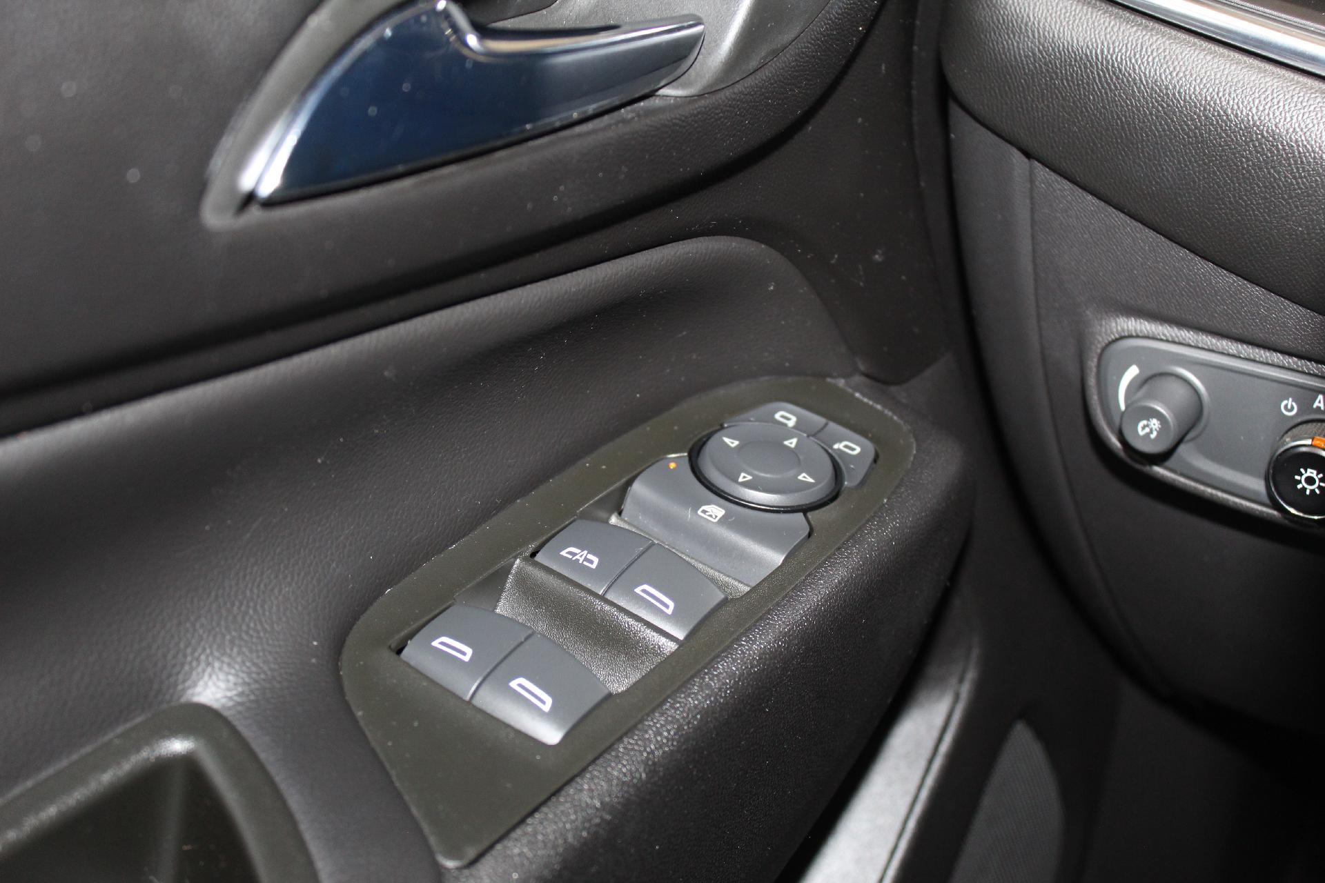 2022 Chevrolet Equinox Vehicle Photo in NORTHAMPTON, MA 01060-1120