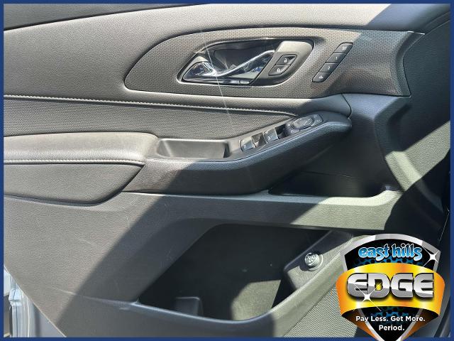 2023 Chevrolet Traverse Vehicle Photo in Roslyn, NY 11576