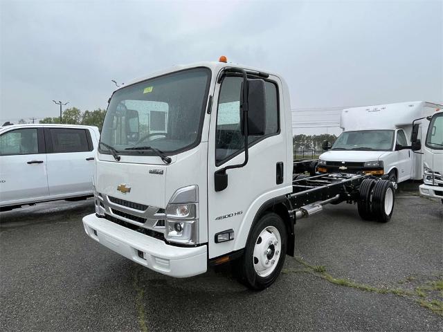 2024 Chevrolet Low Cab Forward 4500 Vehicle Photo in ALCOA, TN 37701-3235