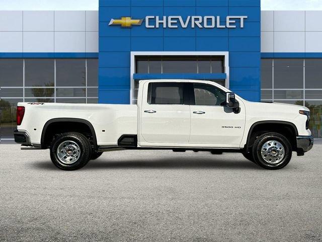 2025 Chevrolet Silverado 3500 HD Vehicle Photo in RIVERSIDE, CA 92504-4106