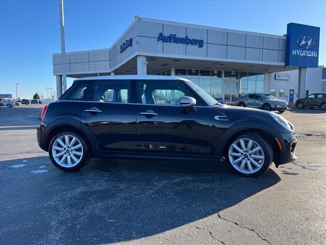 2020 MINI Cooper Hardtop 4 Door Vehicle Photo in Shiloh, IL 62269