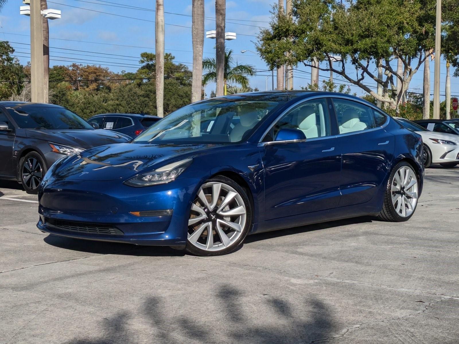 2018 Tesla Model 3 Vehicle Photo in WEST PALM BEACH, FL 33407-3296