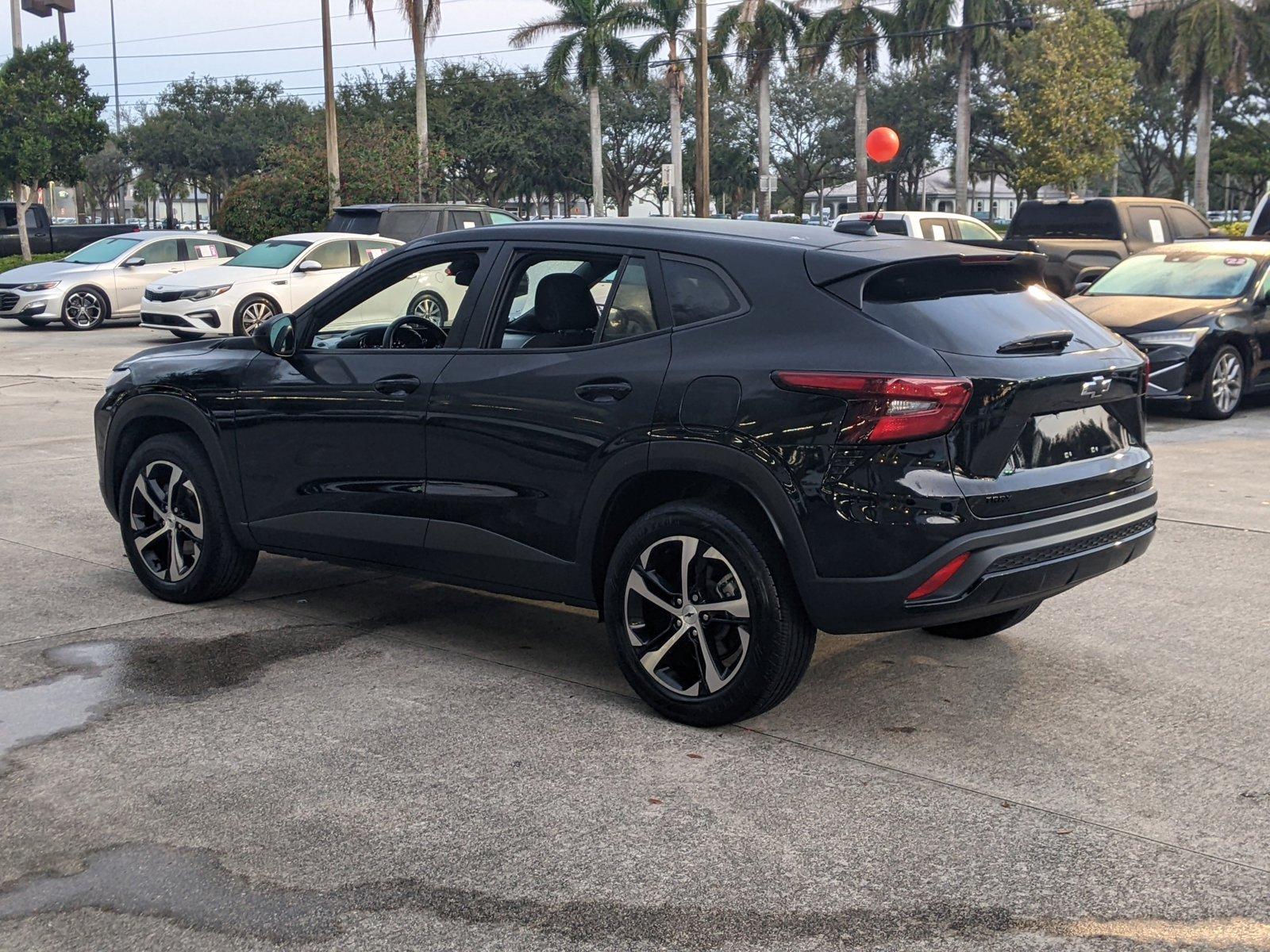 2024 Chevrolet Trax Vehicle Photo in PEMBROKE PINES, FL 33024-6534