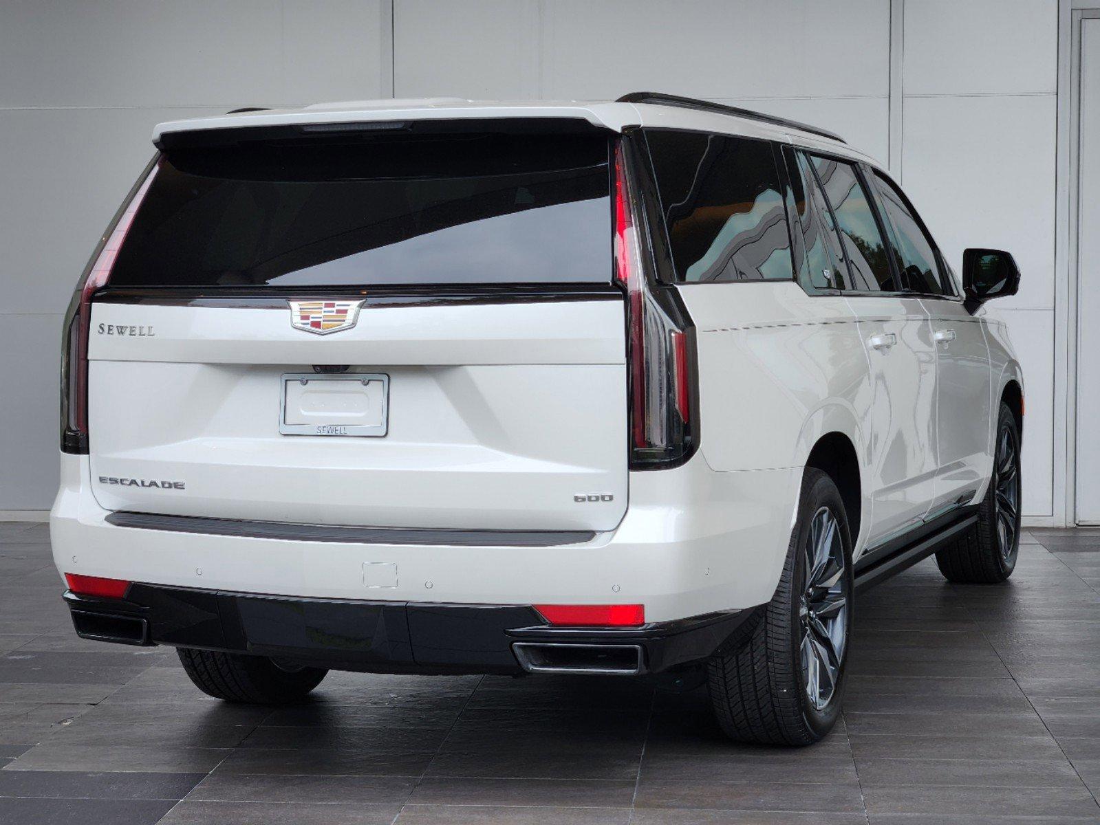 2024 Cadillac Escalade ESV Vehicle Photo in HOUSTON, TX 77079-1502