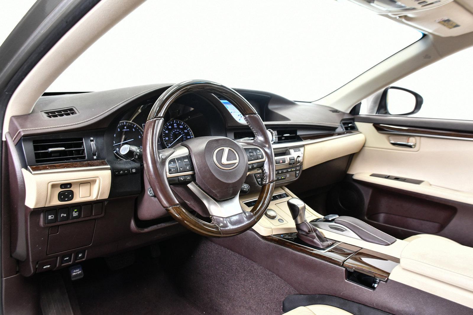 2017 Lexus ES 350 Vehicle Photo in DALLAS, TX 75235