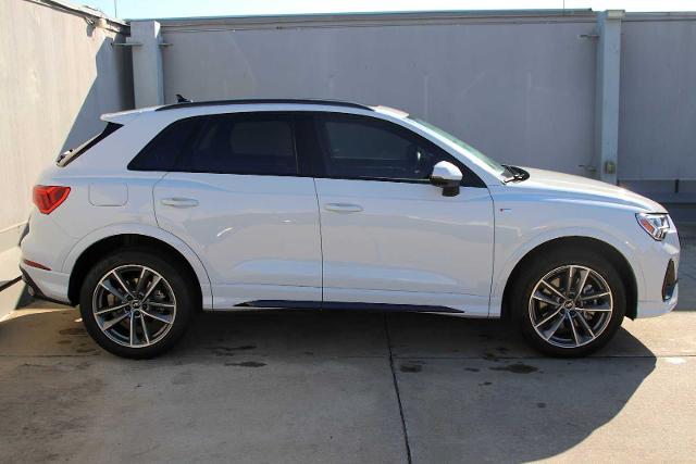 2024 Audi Q3 Vehicle Photo in SUGAR LAND, TX 77478