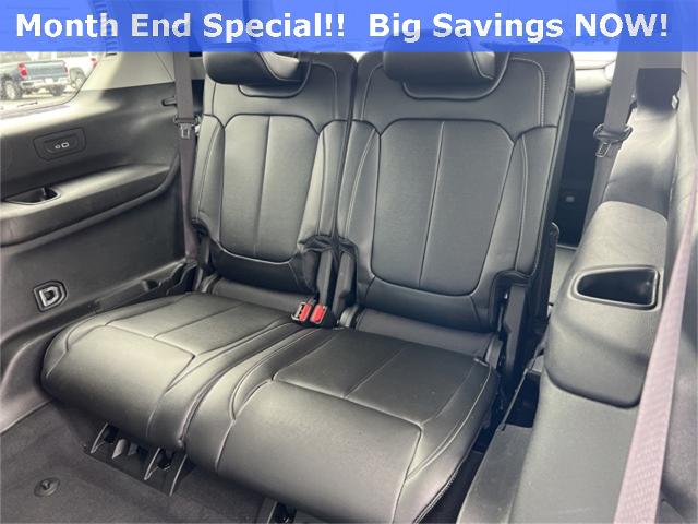 2023 Jeep Grand Cherokee L Vehicle Photo in GREEN BAY, WI 54304-5303
