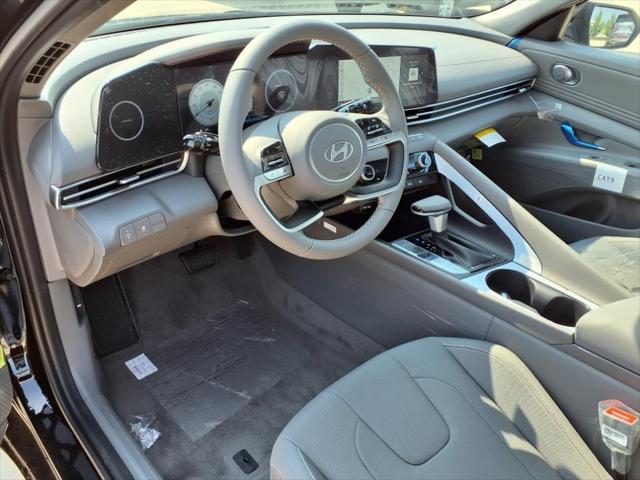 2025 Hyundai ELANTRA Vehicle Photo in Peoria, IL 61615