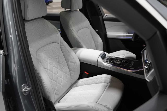 2025 BMW X7 xDrive40i Vehicle Photo in GRAPEVINE, TX 76051