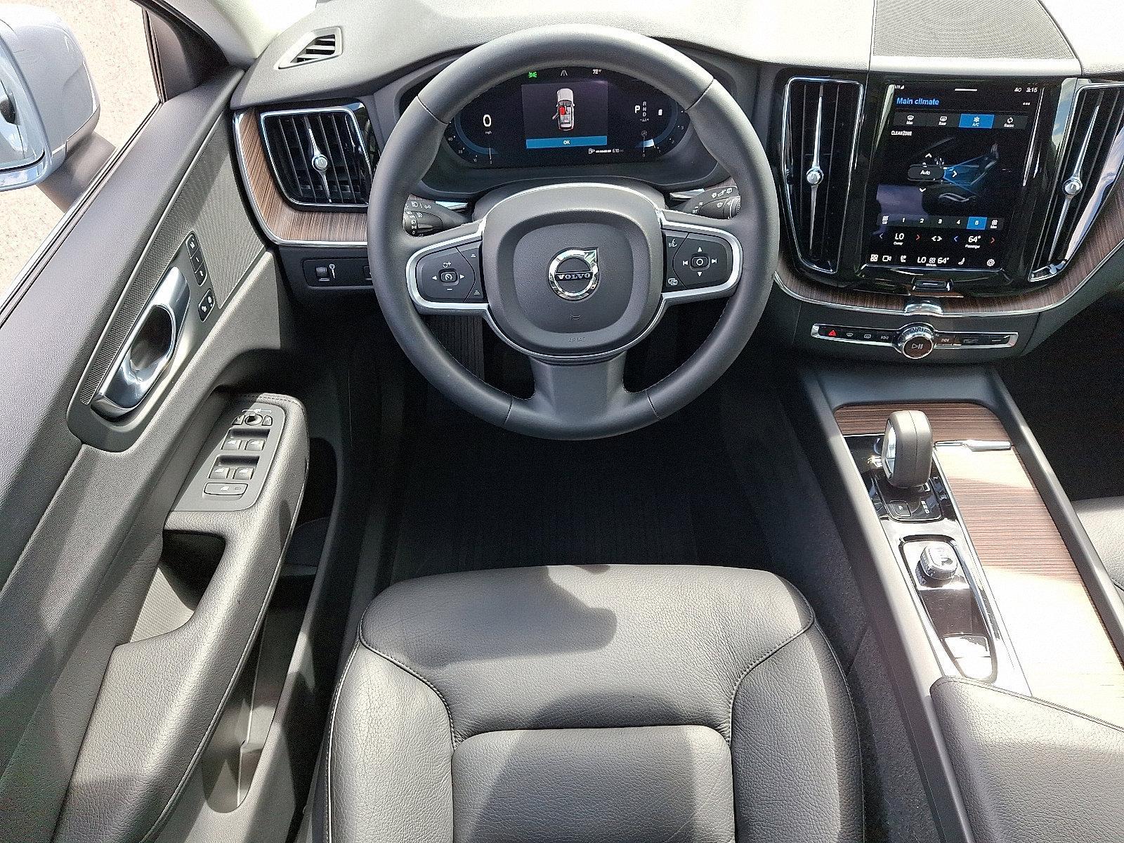 2022 Volvo XC60 Vehicle Photo in Trevose, PA 19053