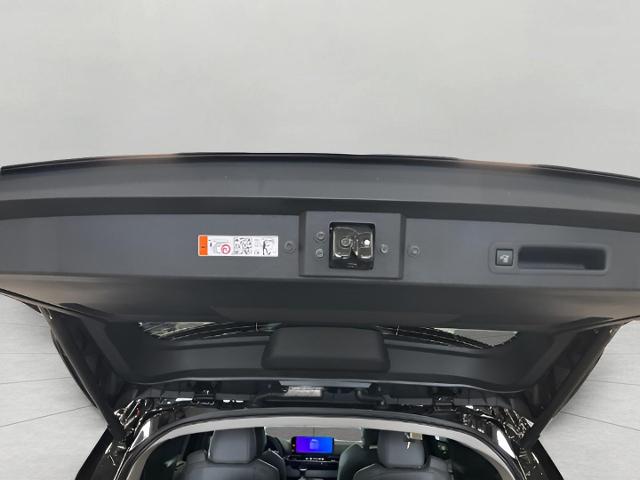 2025 Toyota Sienna Vehicle Photo in Oshkosh, WI 54904