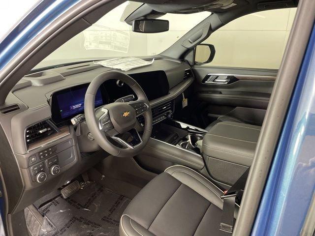 2025 Chevrolet Suburban Vehicle Photo in PHOENIX, AZ 85014-3381
