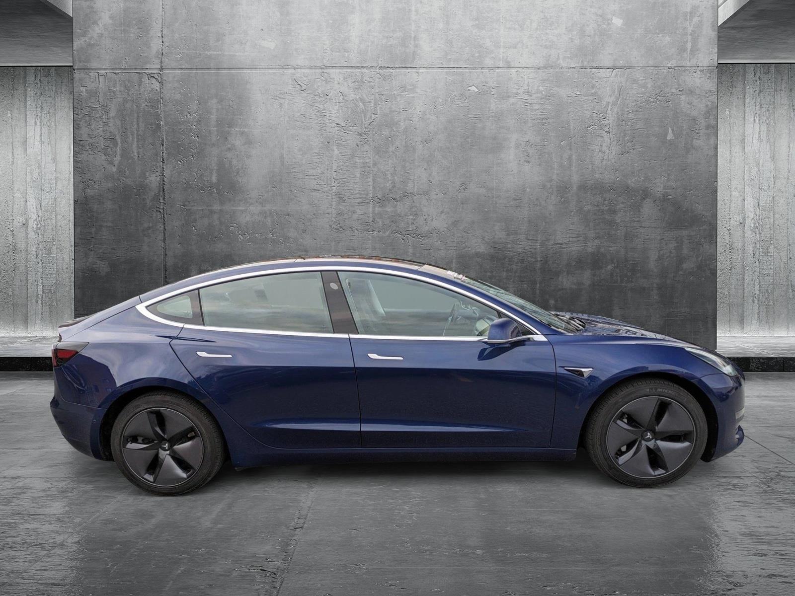 2019 Tesla Model 3 Vehicle Photo in TIMONIUM, MD 21093-2300