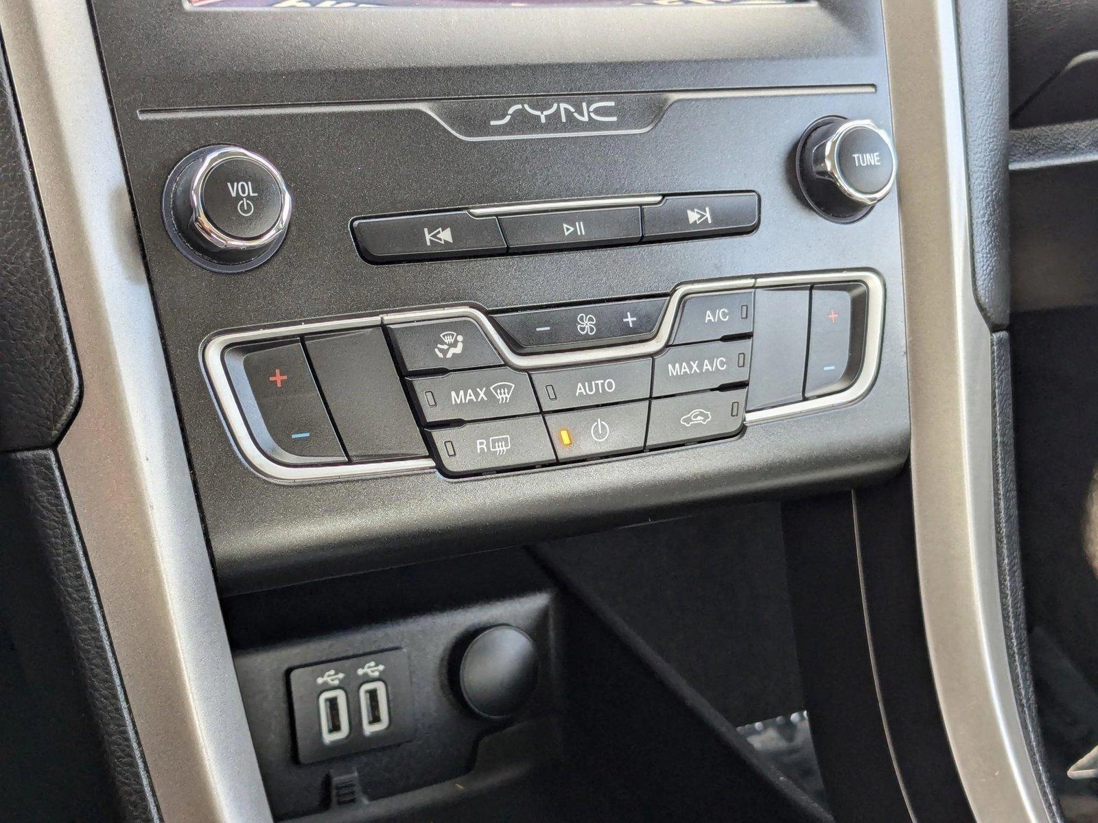 2020 Ford Fusion Hybrid Vehicle Photo in Clearwater, FL 33764