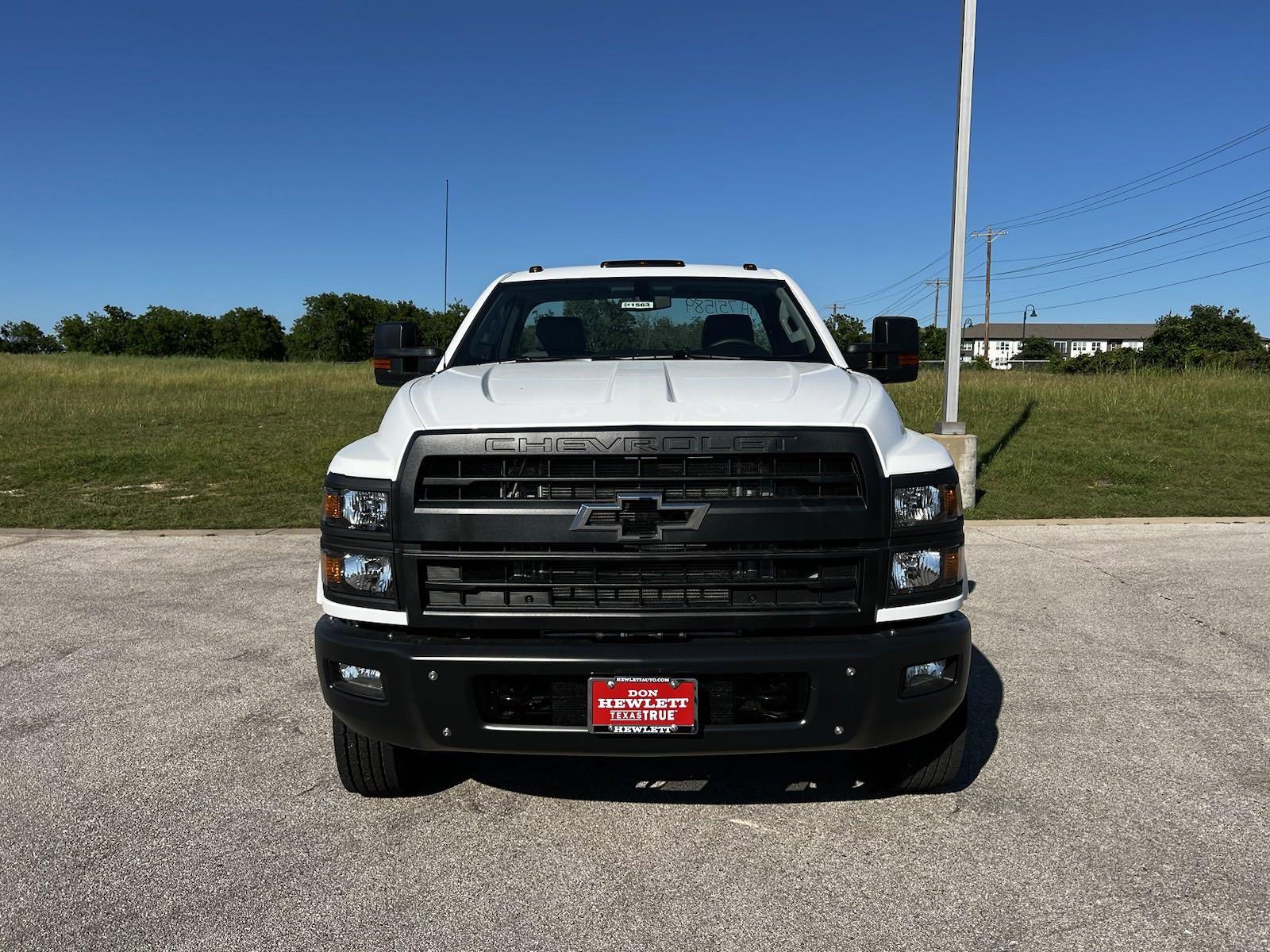2024 Chevrolet Silverado 6500 HD Vehicle Photo in GEORGETOWN, TX 78626-7508