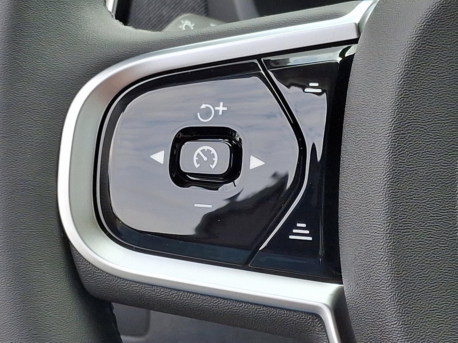 2025 Volvo XC90 Vehicle Photo in Trevose, PA 19053