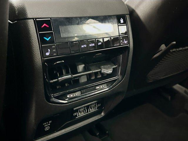 2024 Jeep Grand Cherokee L Vehicle Photo in Doylsetown, PA 18901