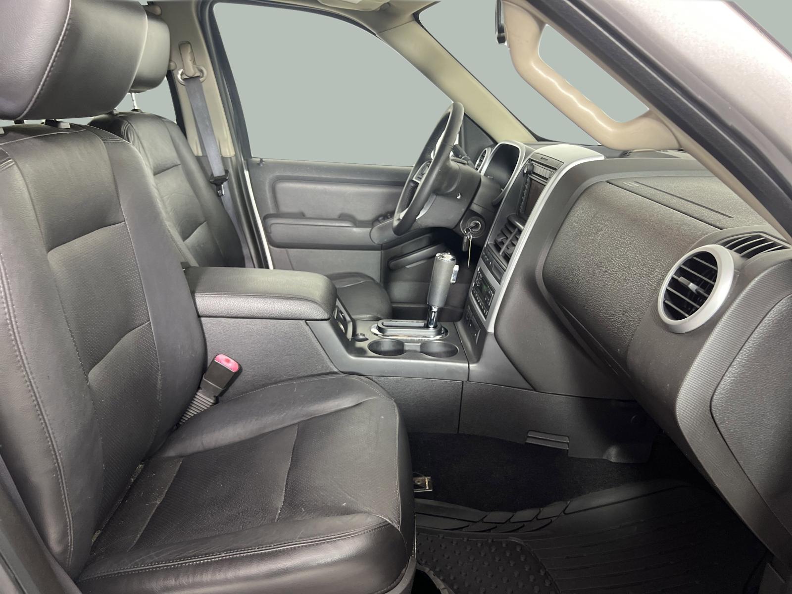 2007 Mercury Mountaineer Vehicle Photo in GEORGETOWN, TX 78626-7508