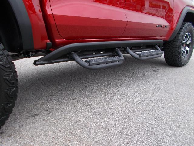 2025 GMC Canyon Vehicle Photo in LOWELL, MA 01852-4336