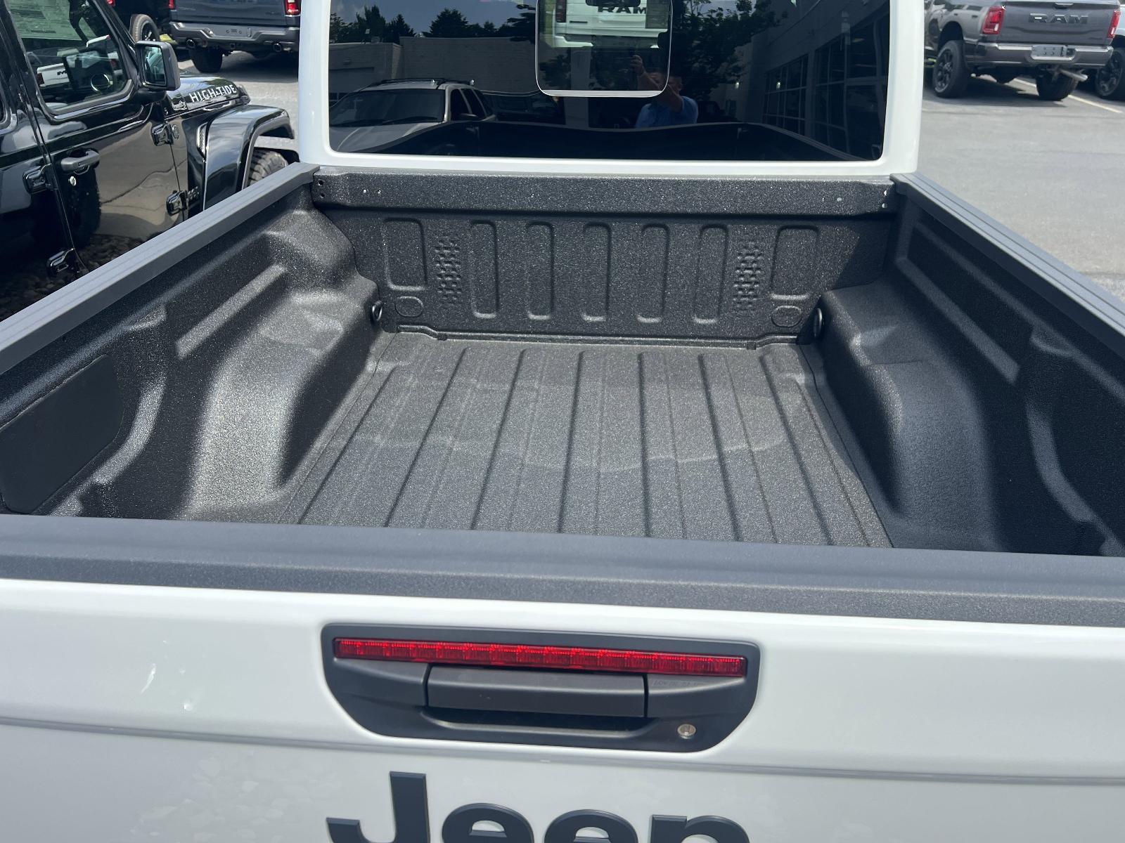 2025 Jeep Gladiator Vehicle Photo in Mechanicsburg, PA 17050-1707