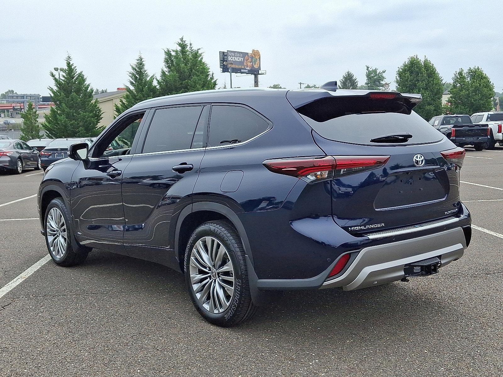 2025 Toyota Highlander Vehicle Photo in Trevose, PA 19053