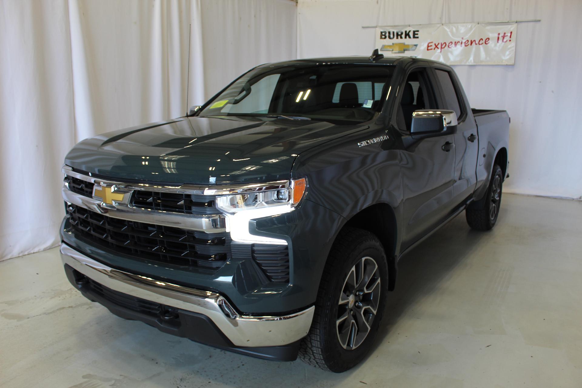 2025 Chevrolet Silverado 1500 Vehicle Photo in NORTHAMPTON, MA 01060-1120