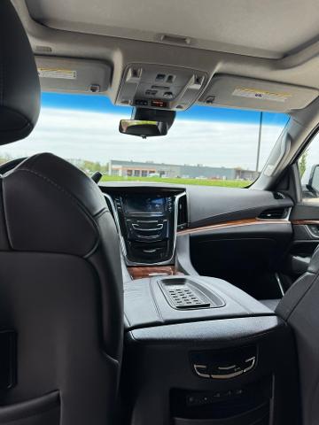 2017 Cadillac Escalade Vehicle Photo in Peoria, IL 61615
