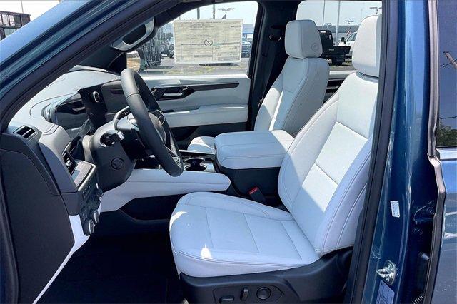 2025 Chevrolet Suburban Vehicle Photo in INDEPENDENCE, MO 64055-1314