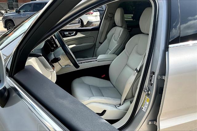2022 Volvo XC60 Vehicle Photo in Houston, TX 77007