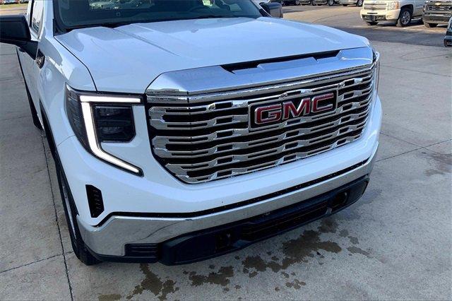 2025 GMC Sierra 1500 Vehicle Photo in TOPEKA, KS 66609-0000