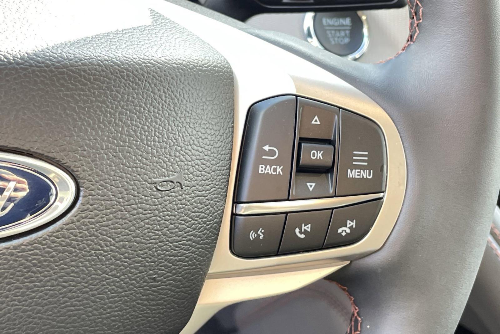 2025 Ford Explorer Vehicle Photo in Belle Vernon, PA 15012