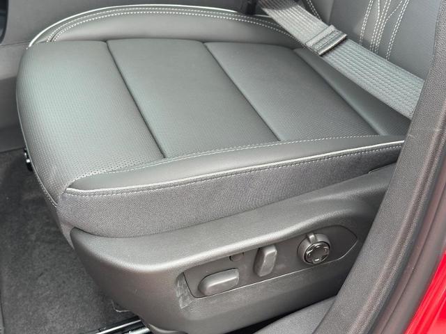 2025 Buick Envision Vehicle Photo in COLUMBIA, MO 65203-3903
