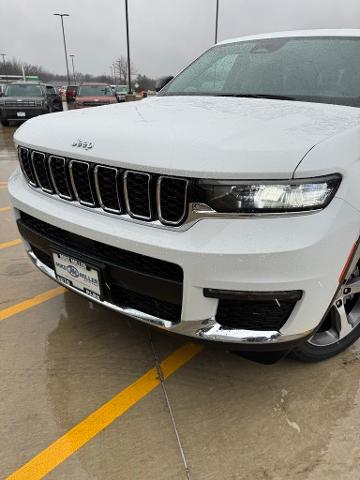 2023 Jeep Grand Cherokee L Vehicle Photo in Peoria, IL 61615