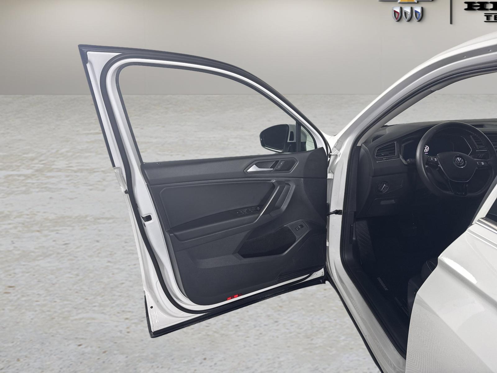 2021 Volkswagen Tiguan Vehicle Photo in GEORGETOWN, TX 78626-7508