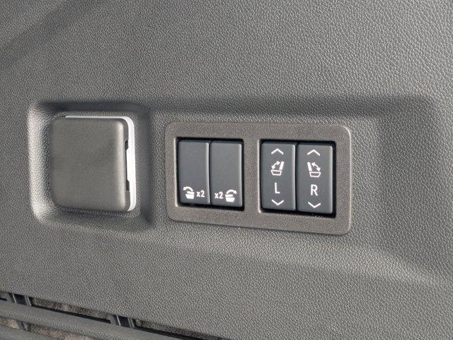 2025 Chevrolet Tahoe Vehicle Photo in BRUNSWICK, GA 31525-1881