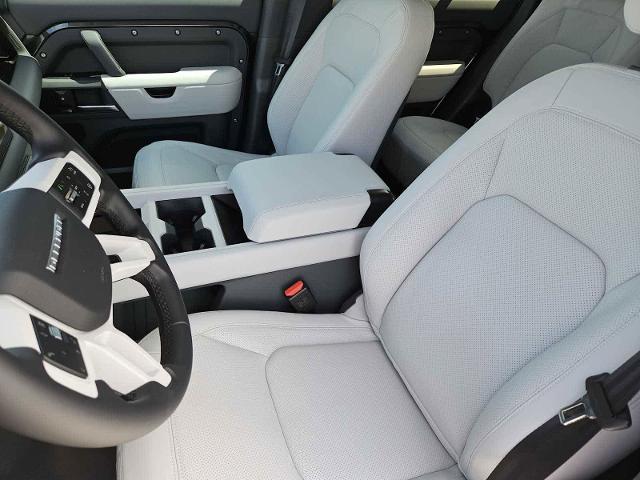 2025 Defender Vehicle Photo in AUSTIN, TX 78717