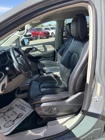 2023 Chrysler Pacifica Vehicle Photo in Winslow, AZ 86047-2439