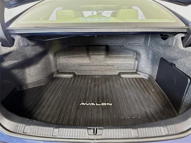 2015 Toyota Avalon Hybrid Vehicle Photo in Everett, WA 98204