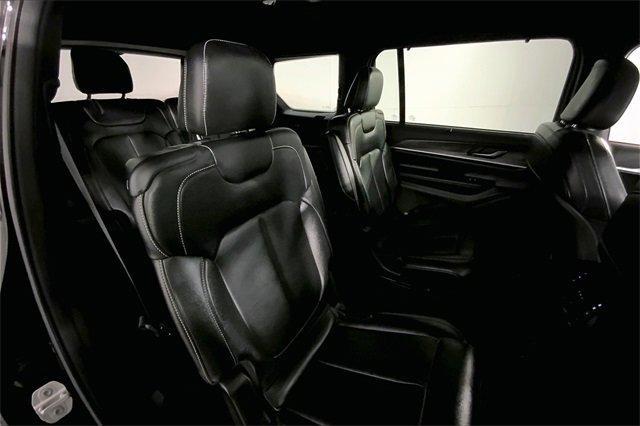 2024 Jeep Grand Cherokee L Vehicle Photo in INDEPENDENCE, MO 64055-1314
