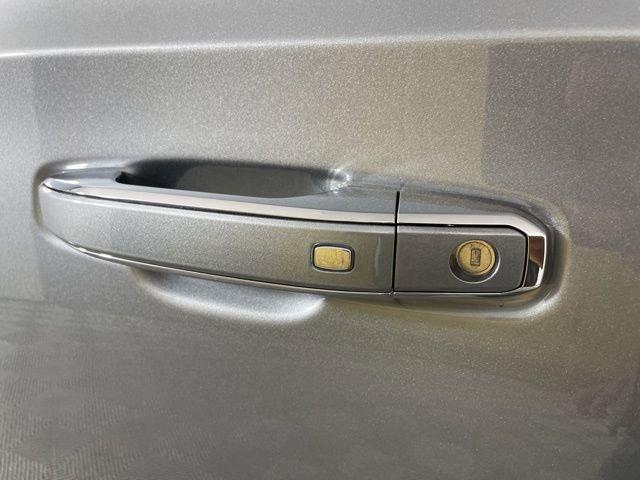 2025 Chevrolet Suburban Vehicle Photo in PHOENIX, AZ 85014-3381