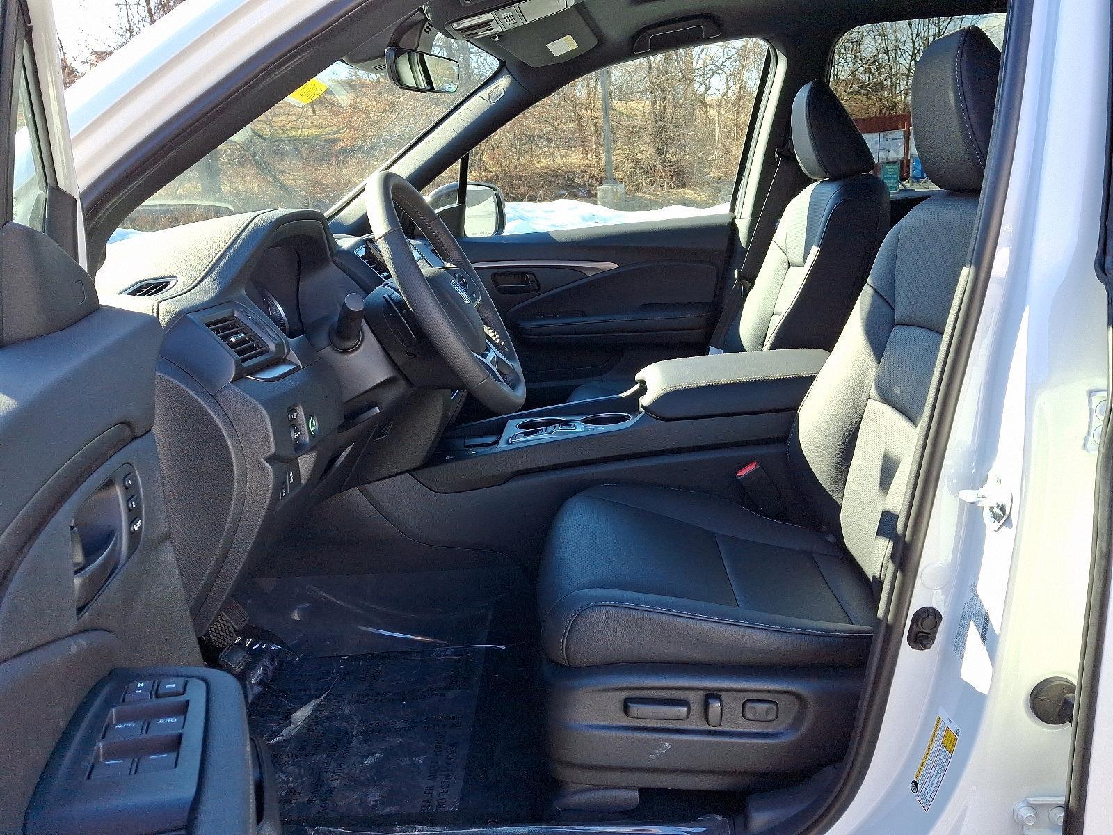 2025 Honda Passport Vehicle Photo in Harrisburg, PA 17111