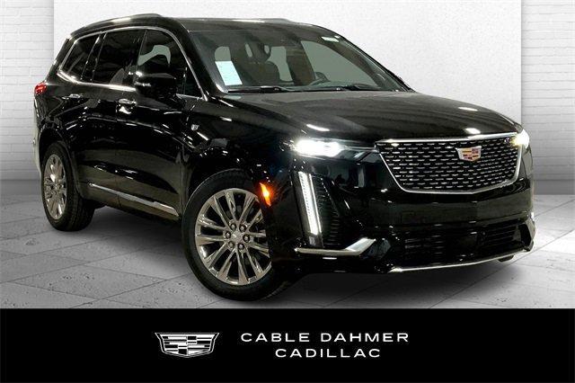 2025 Cadillac XT6 Vehicle Photo in KANSAS CITY, MO 64114-4545