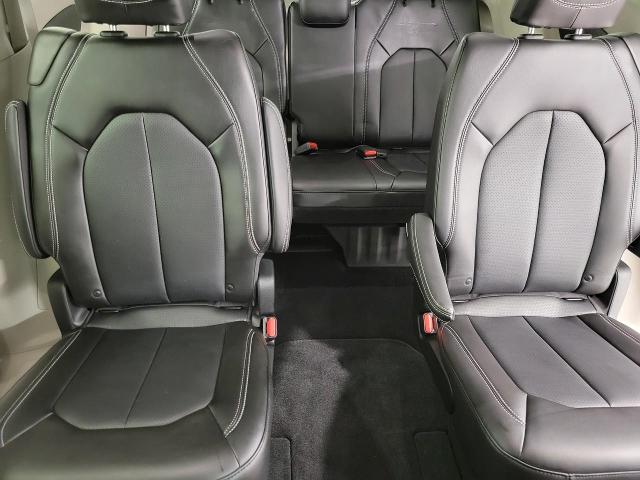 2024 Chrysler Pacifica Vehicle Photo in Oshkosh, WI 54901