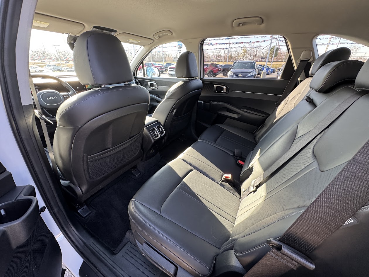 2024 Kia Sorento Vehicle Photo in BOONVILLE, IN 47601-9633