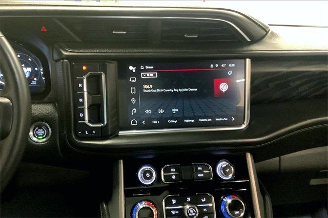 2022 GMC Yukon XL Vehicle Photo in TOPEKA, KS 66609-0000