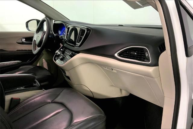 2023 Chrysler Pacifica Vehicle Photo in Kansas City, MO 64114