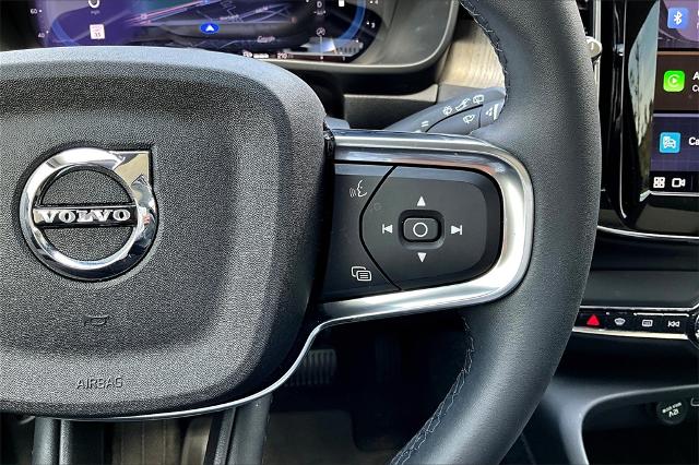 2023 Volvo XC40 Vehicle Photo in Houston, TX 77007