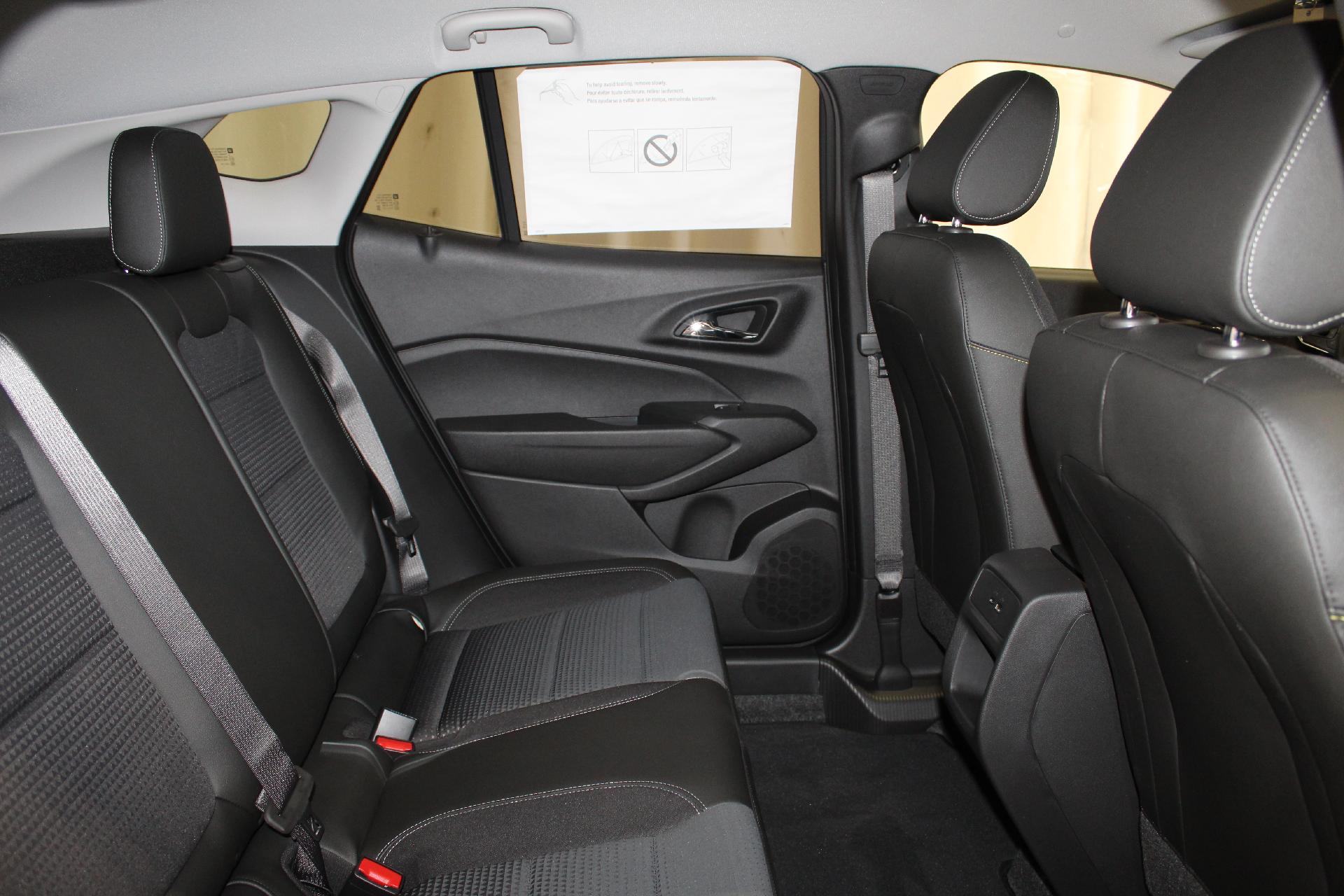 2025 Chevrolet Trax Vehicle Photo in NORTHAMPTON, MA 01060-1120