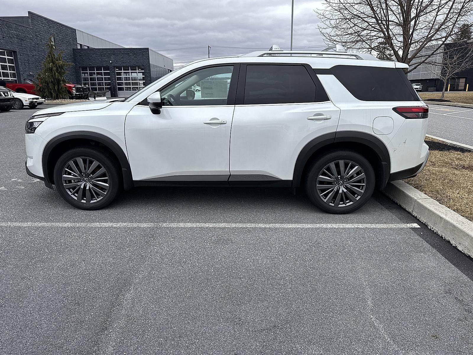 2025 Nissan Pathfinder Vehicle Photo in Mechanicsburg, PA 17050-2306