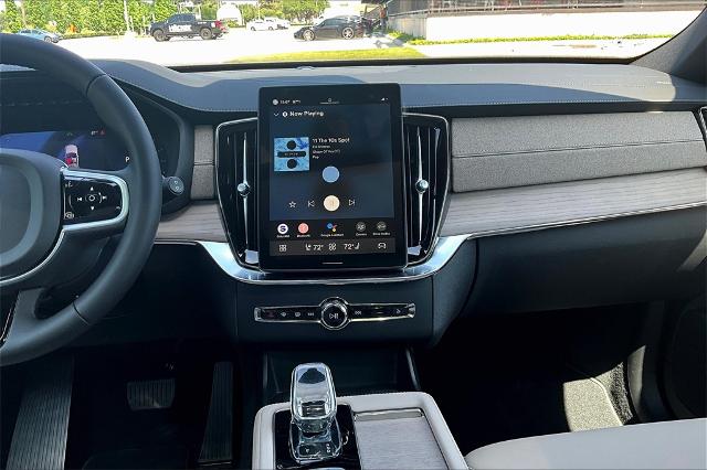 2025 Volvo XC90 Vehicle Photo in Houston, TX 77007